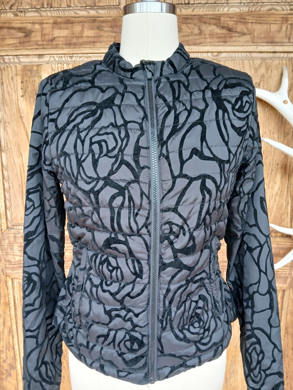 Fabletics Paola Puffer Jacket Black Floral Quilted Women's Jacket XS